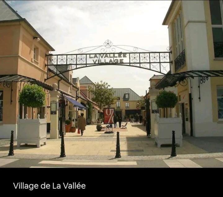 Sweet Appartement Disneyland Paris Parking 300M Station Val D'Europe Chessy  Eksteriør billede